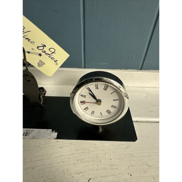 Fisherman With Fishing Pole Fish 7” Metal Display "Wine Bodies" Desk Clock - Picture 4 of 6